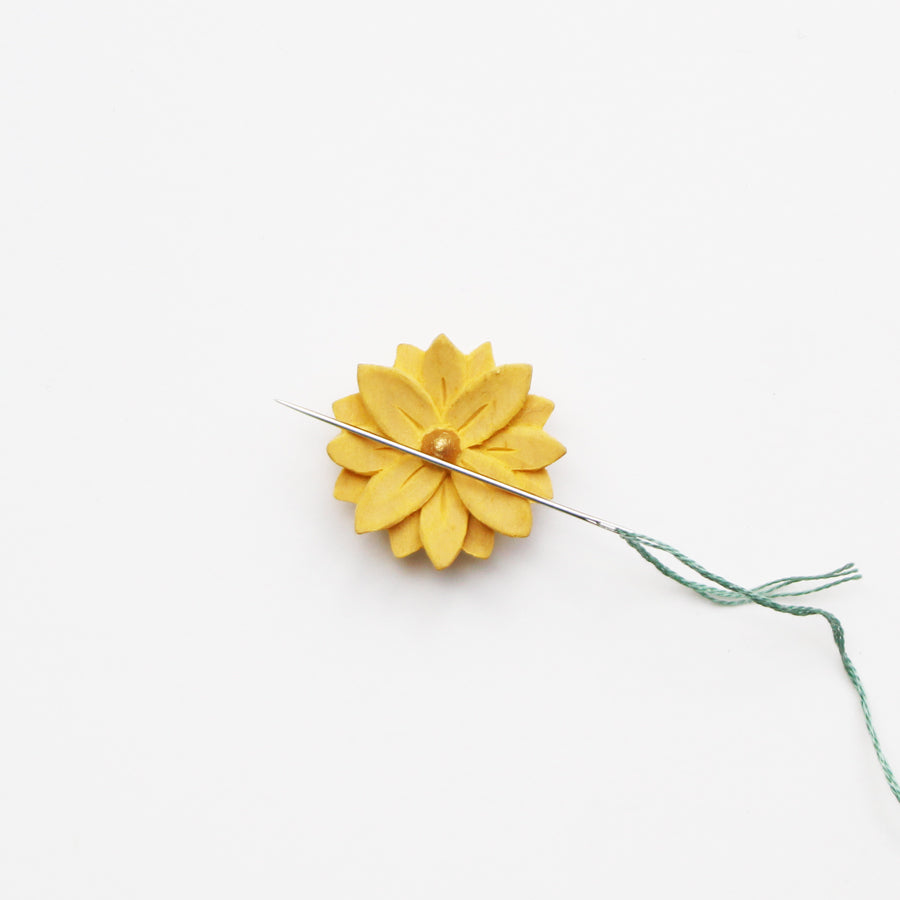 【Pre-order: Estimated Arrival in late-November】Wooden Needle Minder FUKUJUSO (45-385)