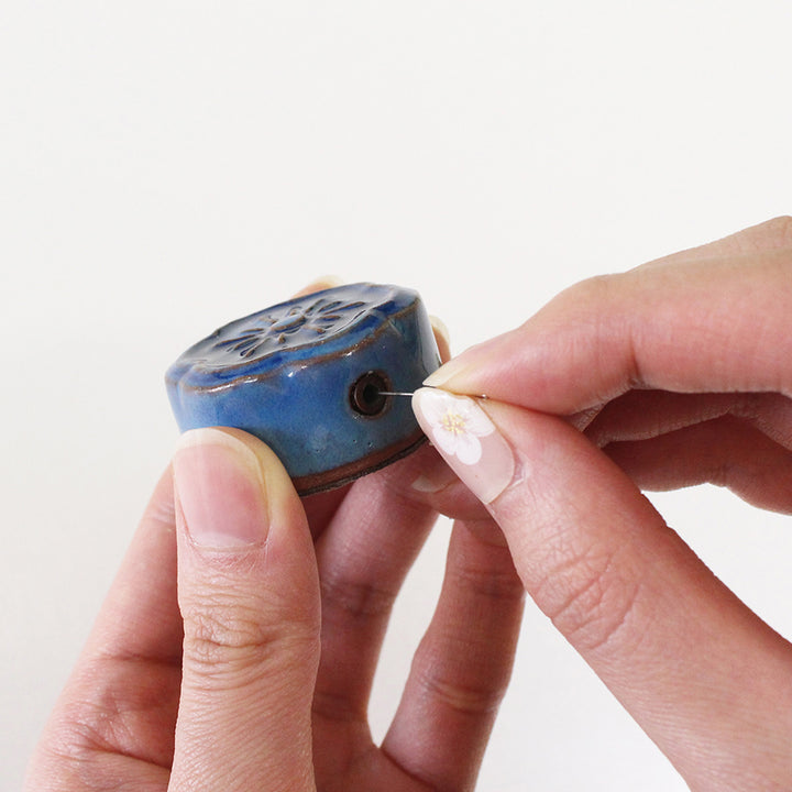 Awaji Kawara Magnetic Needle Rest with Needle Polisher