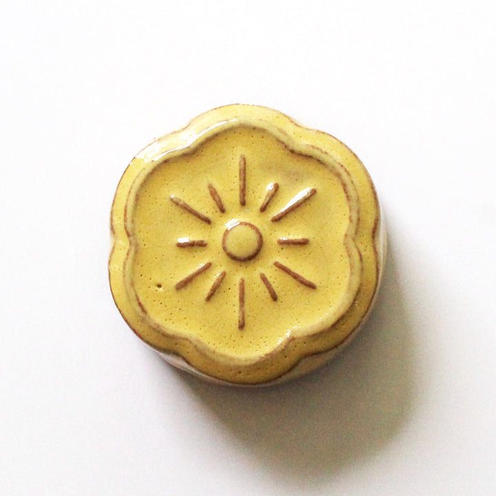Awaji Kawara Magnetic Needle Rest with Needle Polisher