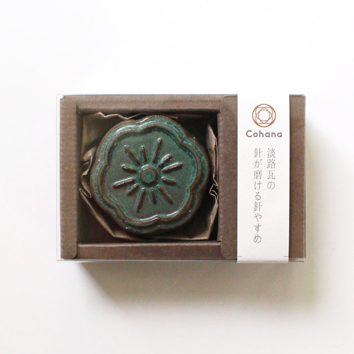 Awaji Kawara Magnetic Needle Rest with Needle Polisher