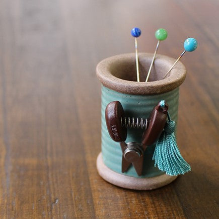 Hasami Magnetic Pin Holder