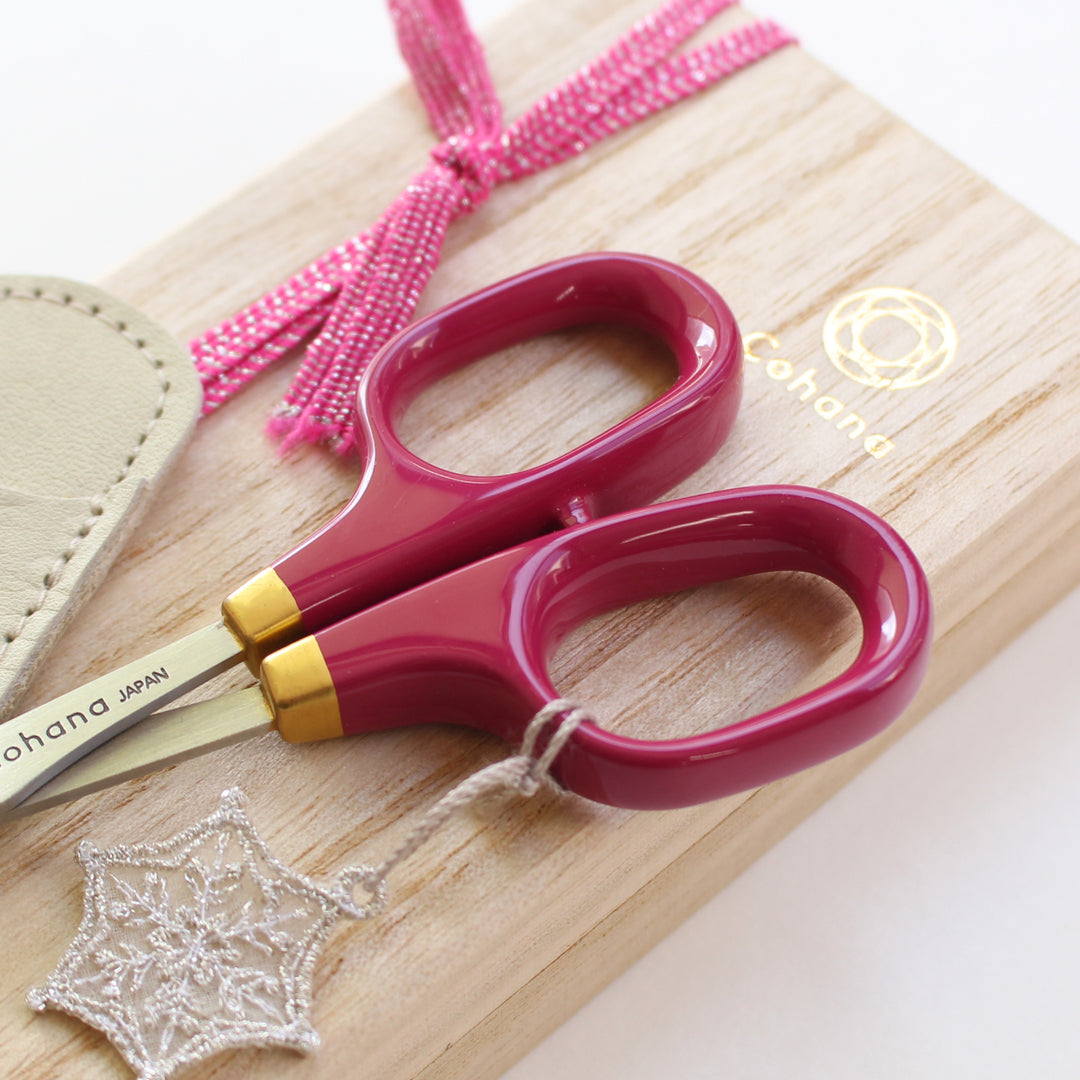 [Winter Limited Edition 2024] Small Scissors with Lacquered Handles KANTSUBAKI