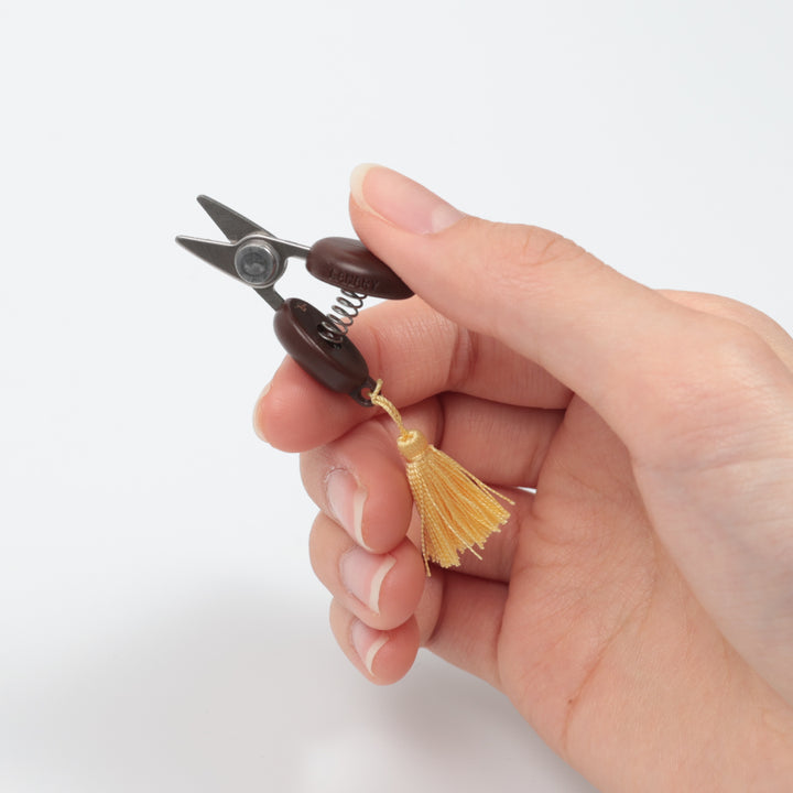 Seki Mini Scissors and Mini Drawstring Pouch Set