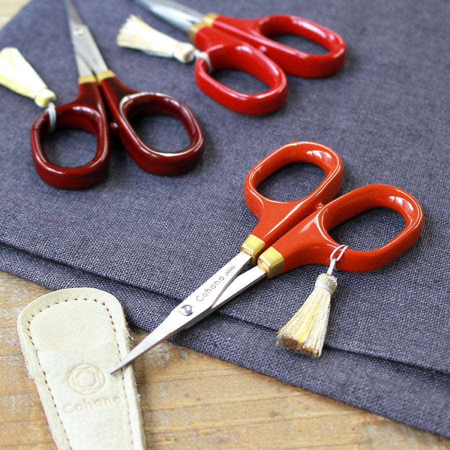 【数量限定・予約A:入荷2月下旬】漆と金蒔絵の小ばさみ 銀朱（45-409）