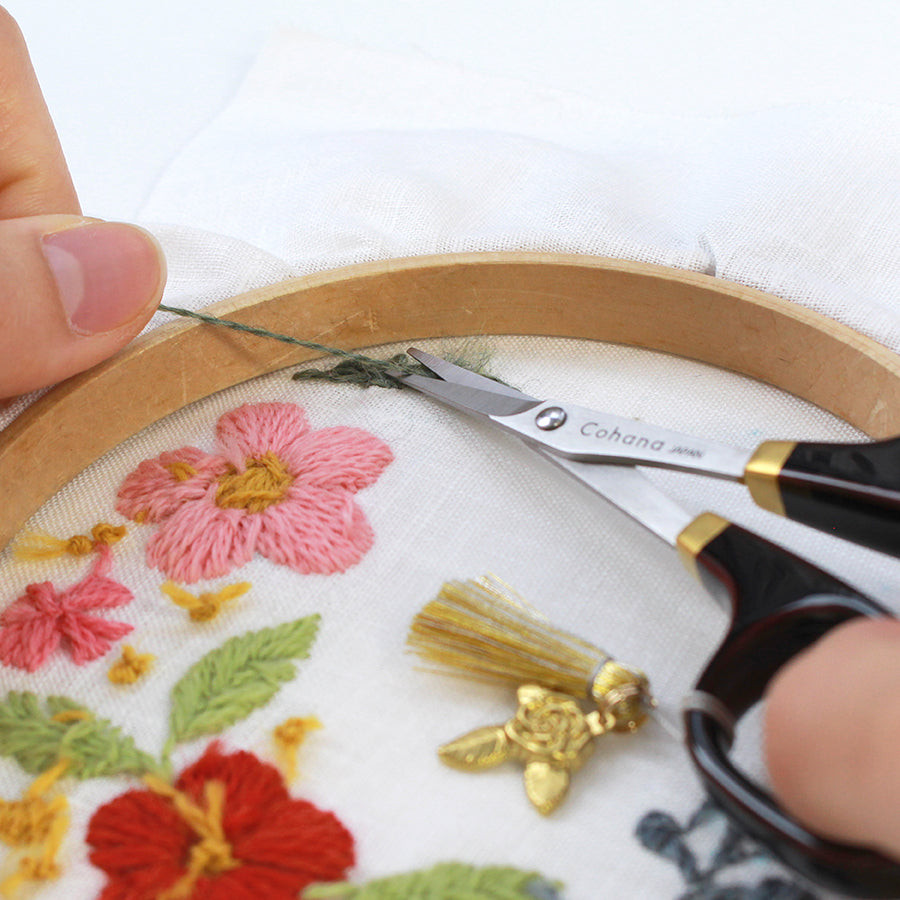 【数量限定】漆と金蒔絵の小ばさみ 溜塗り ばらのチャーム付き(45-434)