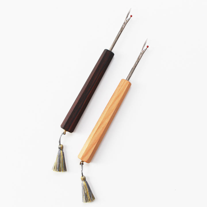 Seam Ripper – Sumi Black / Honey Beige