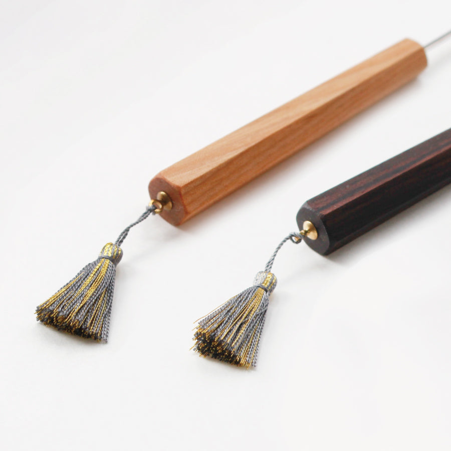 Seam Ripper – Sumi Black / Honey Beige