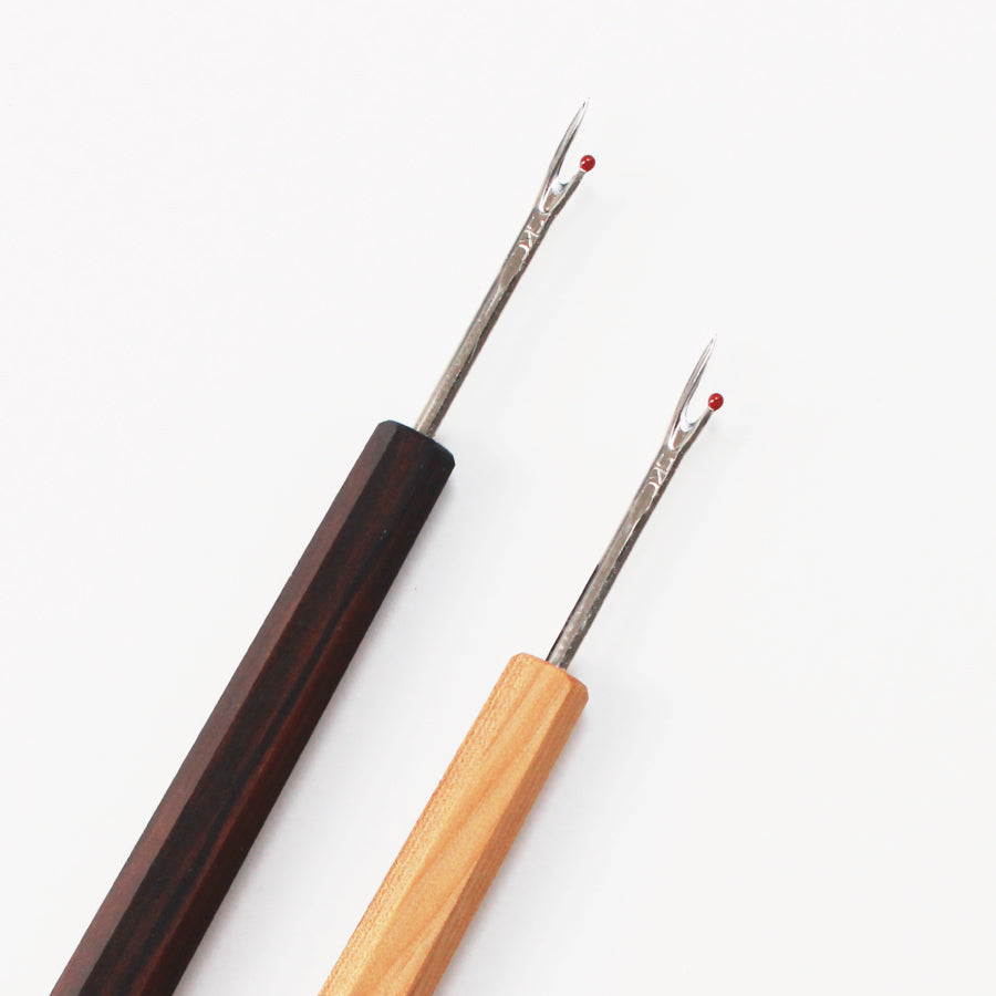 Seam Ripper – Sumi Black / Honey Beige