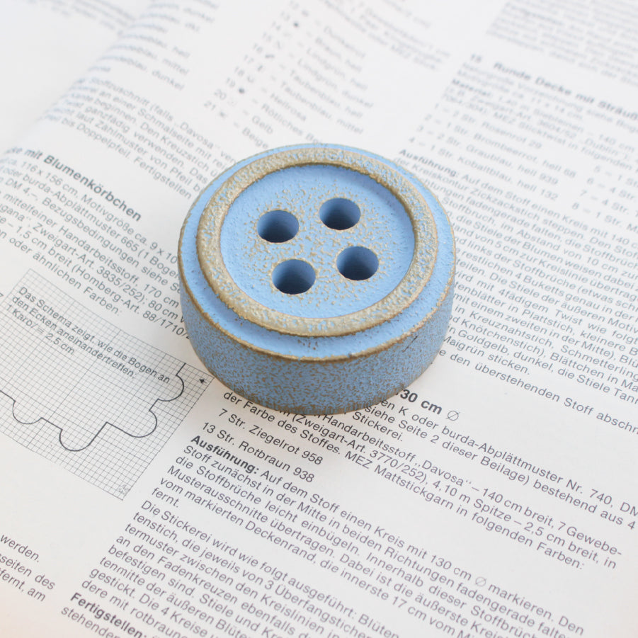 [Pre-order: Estimated Arrival in Mid-October] Nambu Iron Paperweight – 白藍 / 薄藍 / 紺藍