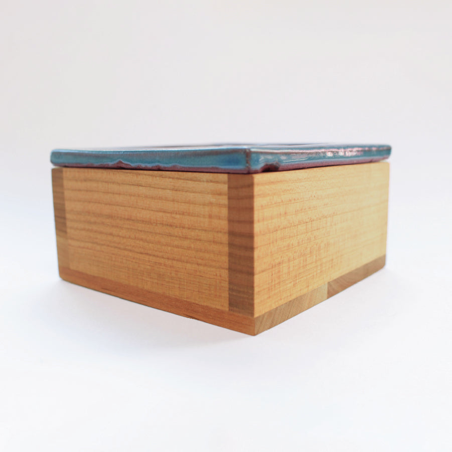 [Pre-order: Estimated Arrival in Mid-October] Awaji Tile Box – 紺藍 (45-477 Toolbox Only)