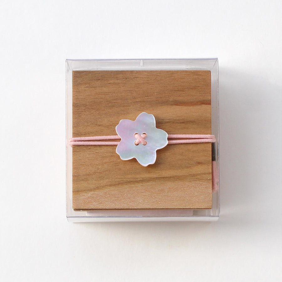 【Pre-order: Estimated Arrival in Mid-May】Mini Sewing Set in Wooden Box SAKURA (45-352)